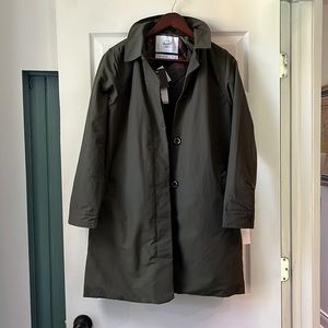 NWT Herschel supply Company - Womens Insulated Mac Coat